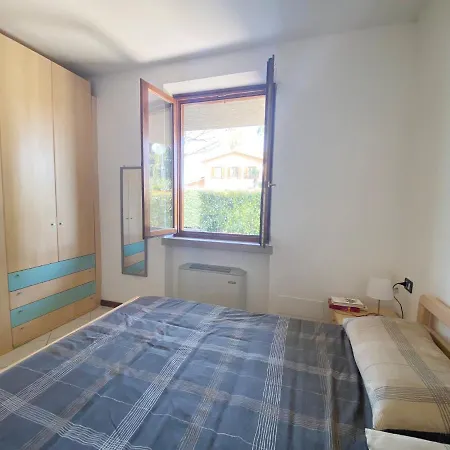 Apartment With Private Garden - Desenzano del Garda