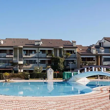 With Private Garden - Apartment Desenzano del Garda