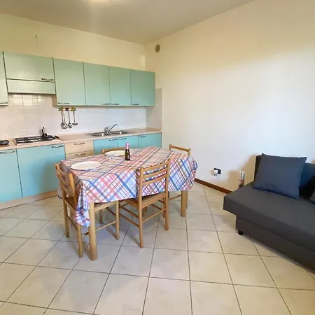 With Private Garden - Apartment Desenzano del Garda