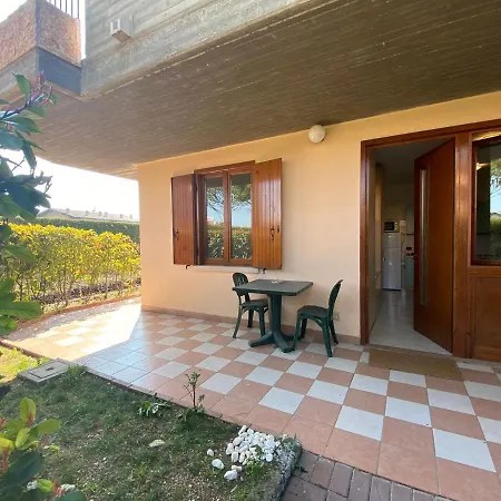 With Private Garden - Apartment *