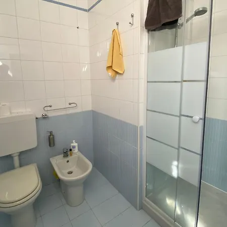 With Private Garden - Apartment